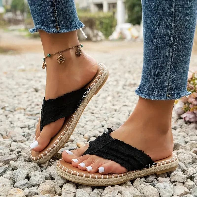 Women's Sandals - Flat Comfortable - Toe Split Design - Casual and Lightweight