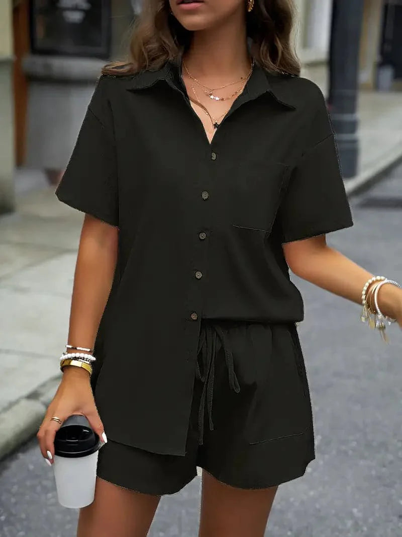 Women's Set - Short-Sleeved Shirt & Shorts - Relaxed Fit - Light & Breathable Fabric