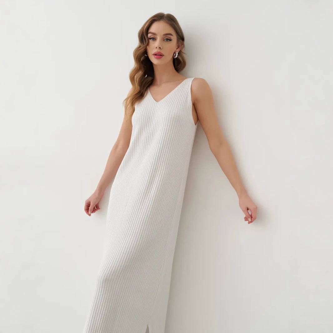 Women's Maxi Dress – Sleeveless – V-Neck – Pleated – Relaxed Fit – Spaghetti Straps