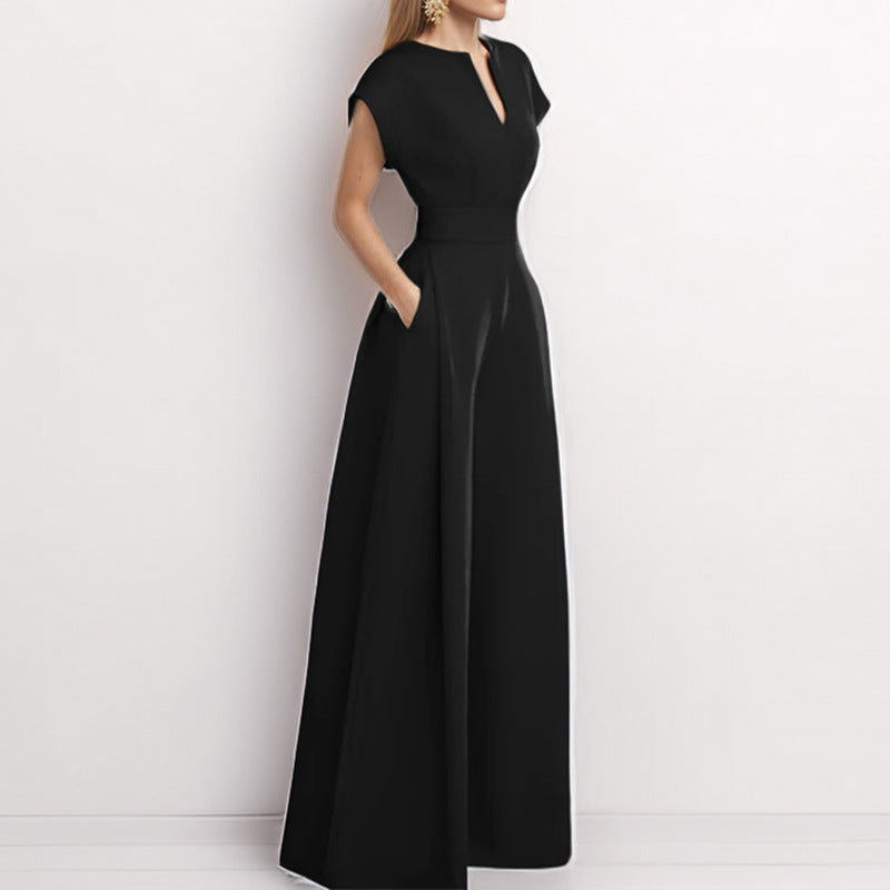 Women's Jumpsuit – Loose Fit – V-Neck – Short Sleeves – Wide Legs – With Pockets
