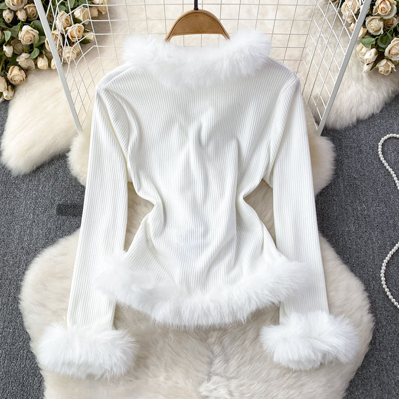 Isla Ribbed Cropped Top | Fur Trim V-Neck Top