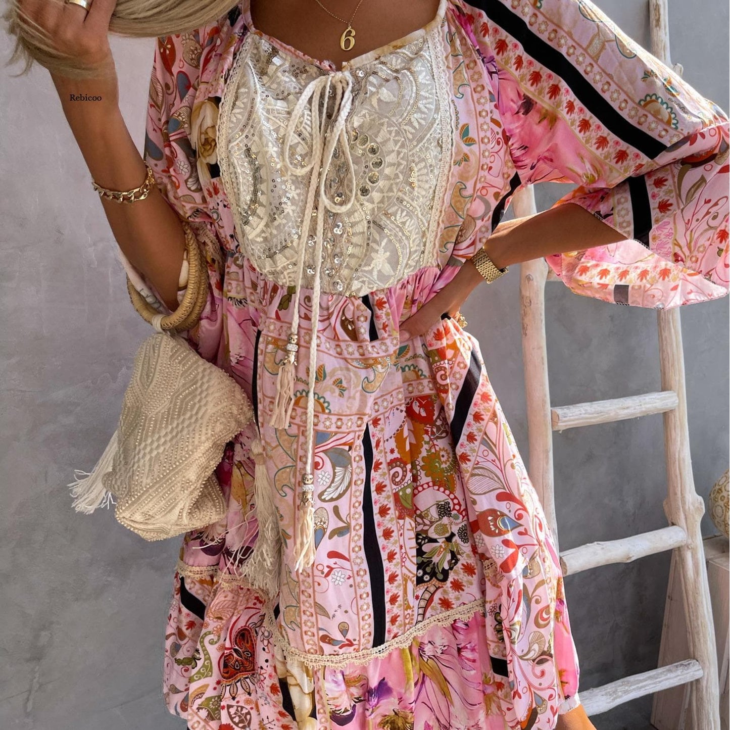 Kristina - Elegant lace dress with print