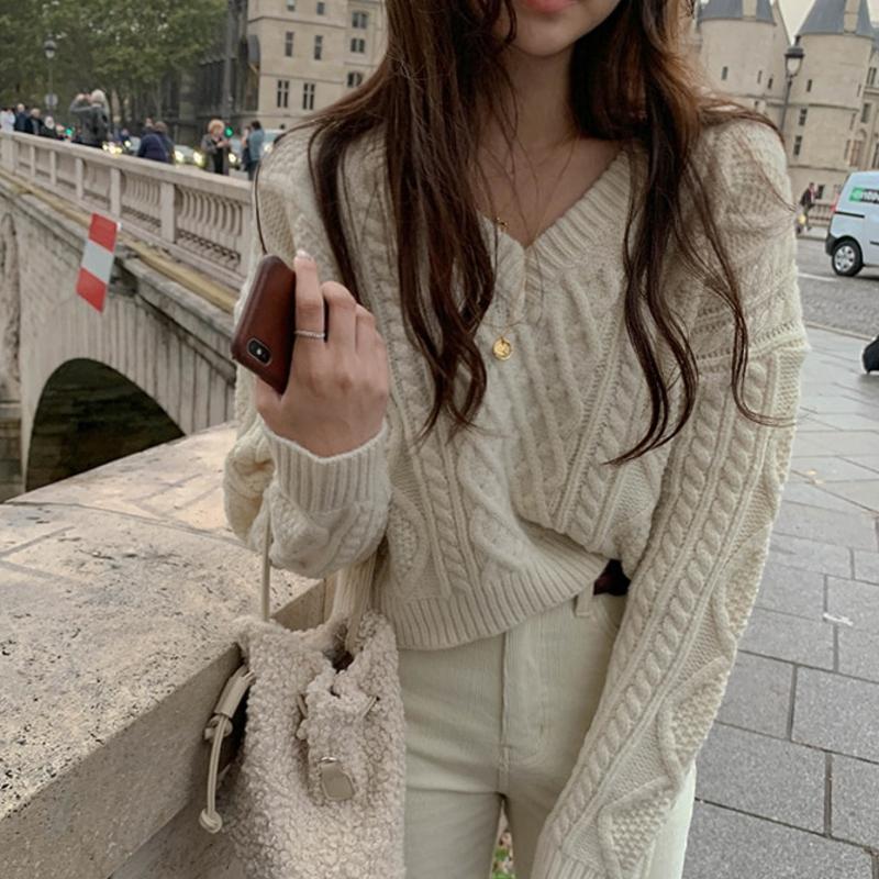 Women's Knit Sweater - Cable Knit - V-Neck - Relaxed Fit - Long Sleeves