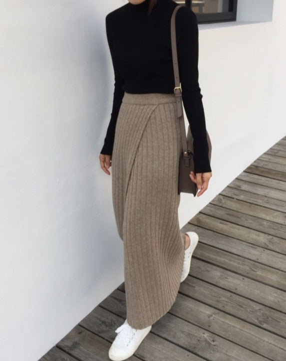 Women's Maxi Skirt - High-Waisted - Ribbed Knit - Comfortable and Stylish