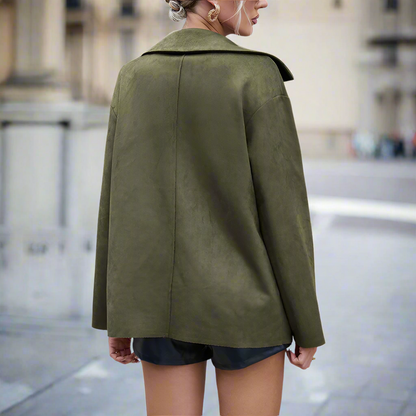 Kvindejakke - Blødt Ruskindslook - Afslappet Pasform - Knaplukning og Brystlomme