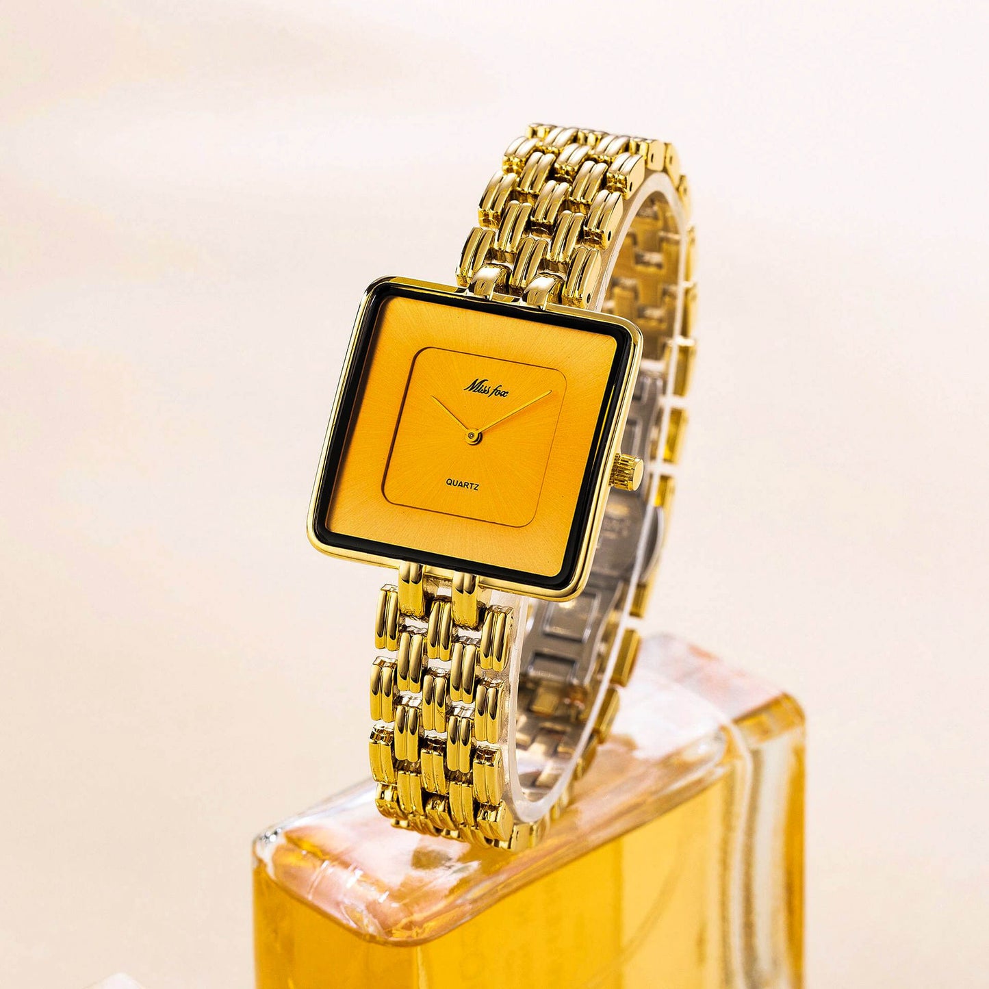 Square Dial Bracelet Watch for Women – Timeless Elegance & Everyday Style
