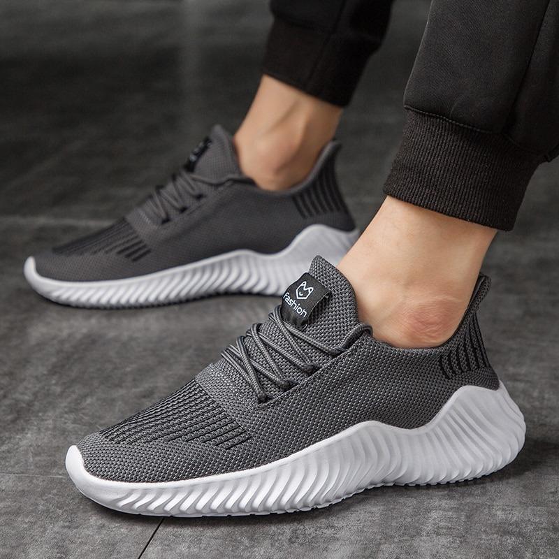 Men's Training Shoes - Breathable Knit Upper - Shock-Absorbing Sole - Lace-Up Closure