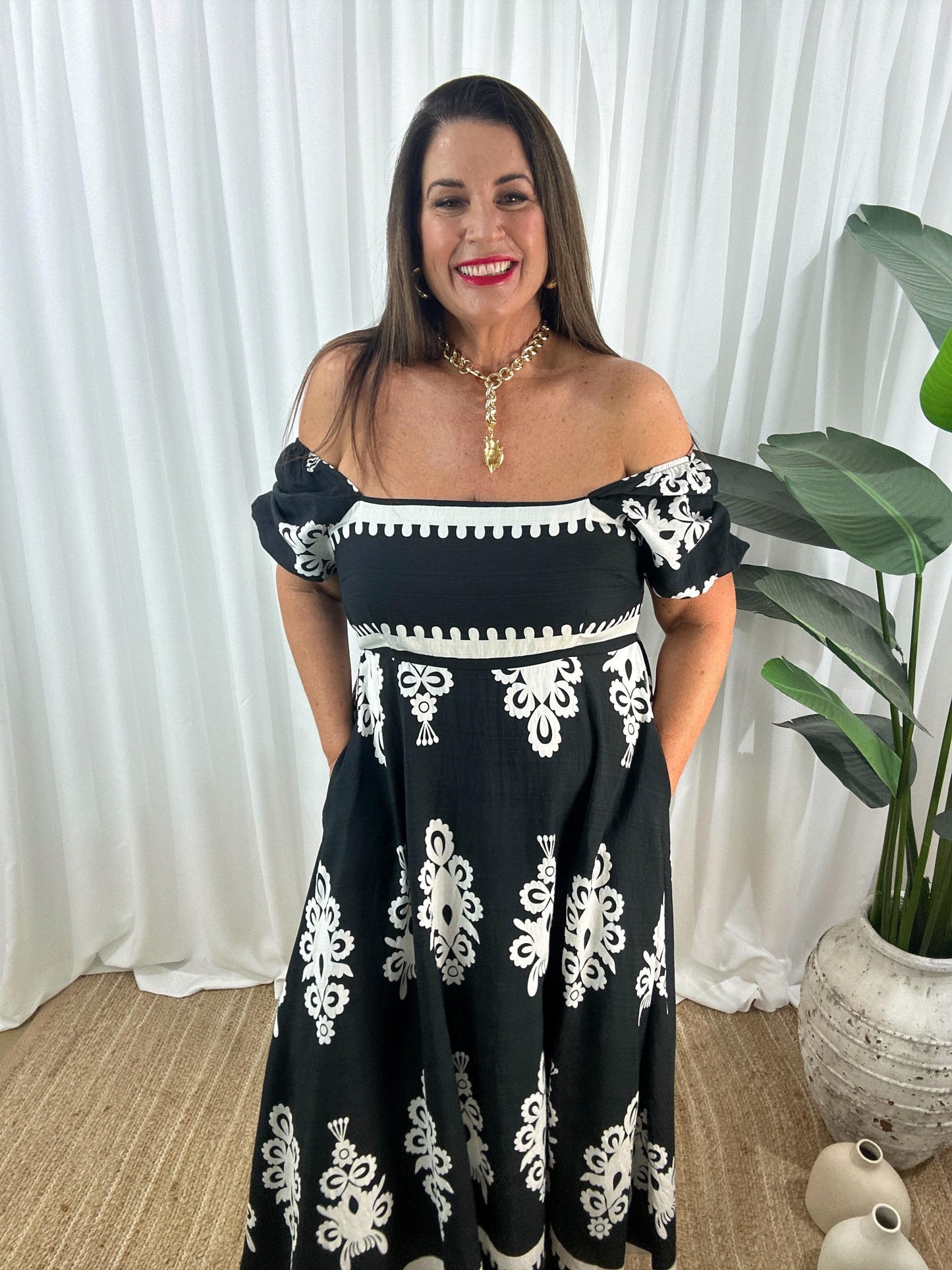 Women's Maxi Dress - Off-Shoulder - Puff Sleeves - Flowy and Elegant Design