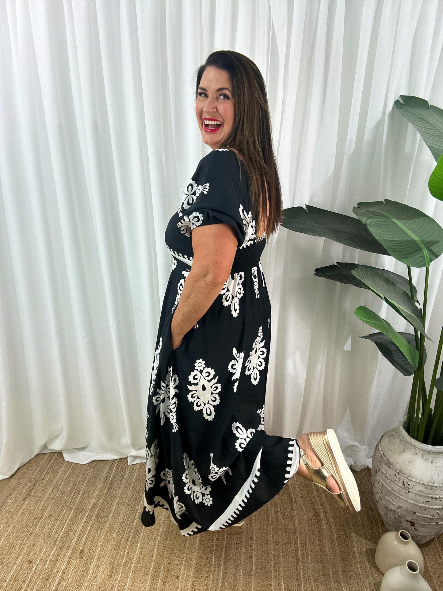 Women's Maxi Dress - Off-Shoulder - Puff Sleeves - Flowy and Elegant Design