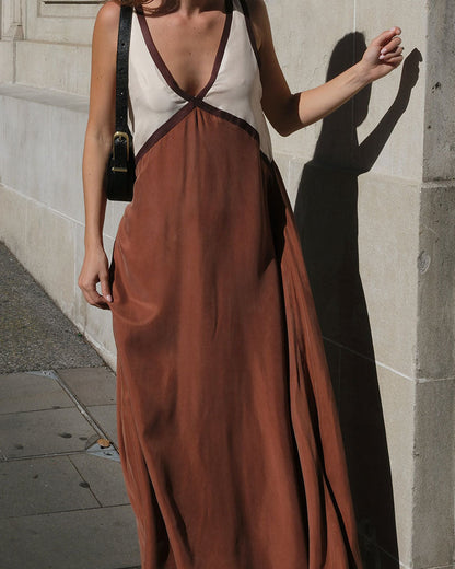 Women's Maxi Dress - V-Neck - Contrast Detail - Loose Fit - Elegant Long Dress