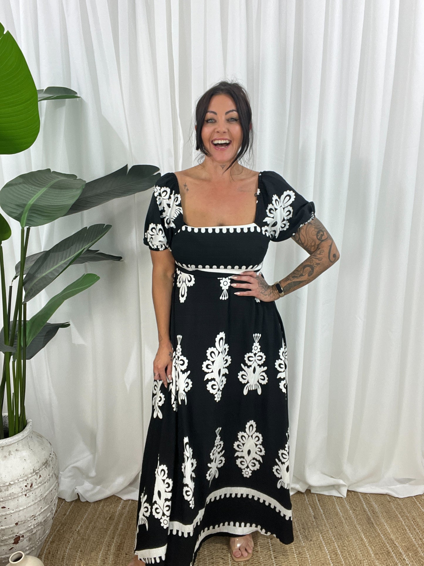 Women's Maxi Dress - Off-Shoulder - Puff Sleeves - Flowy and Elegant Design