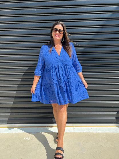 Women's Dress - A-line Loose Fit - 3/4 Sleeves - Button Closure & Broderie Anglaise
