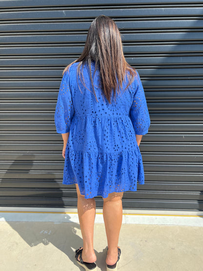 Women's Dress - A-line Loose Fit - 3/4 Sleeves - Button Closure & Broderie Anglaise