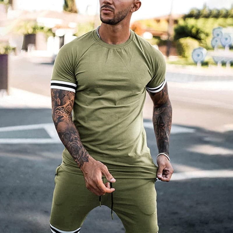 Men's Training Set - Short-Sleeved T-Shirt & Shorts - Slim Fit - Stretchable & Breathable