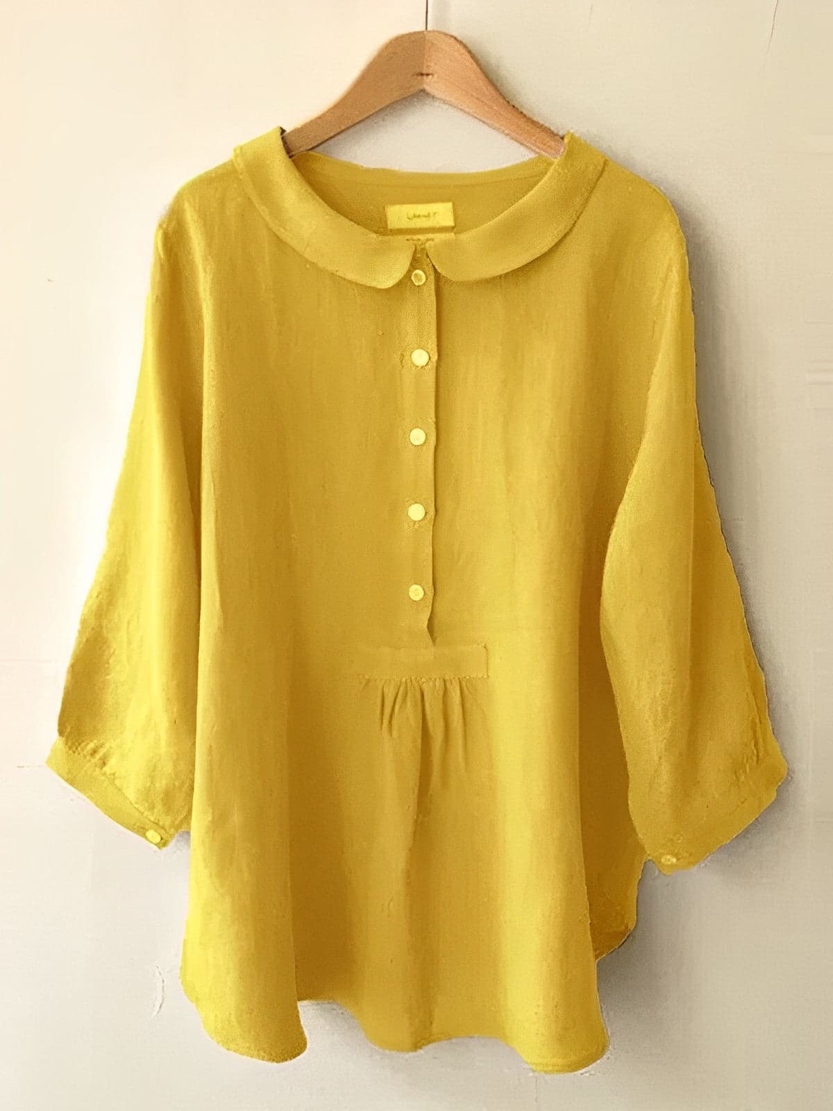 Women's Blouse - Loose Fit - Peter Pan Collar - Button Closure - 3/4 Sleeves