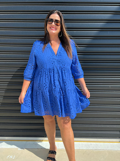 Women's Dress - A-line Loose Fit - 3/4 Sleeves - Button Closure & Broderie Anglaise