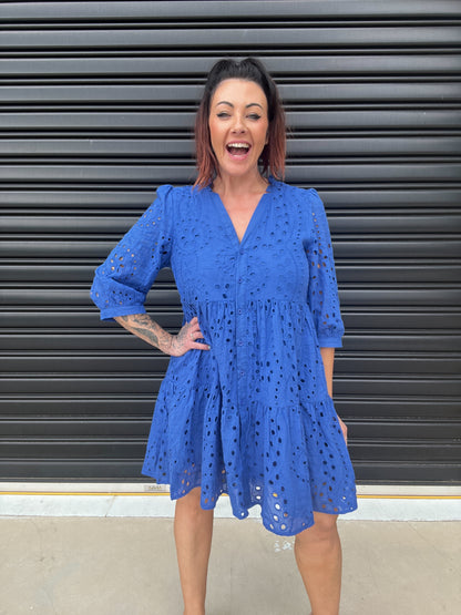 Women's Dress - A-line Loose Fit - 3/4 Sleeves - Button Closure & Broderie Anglaise