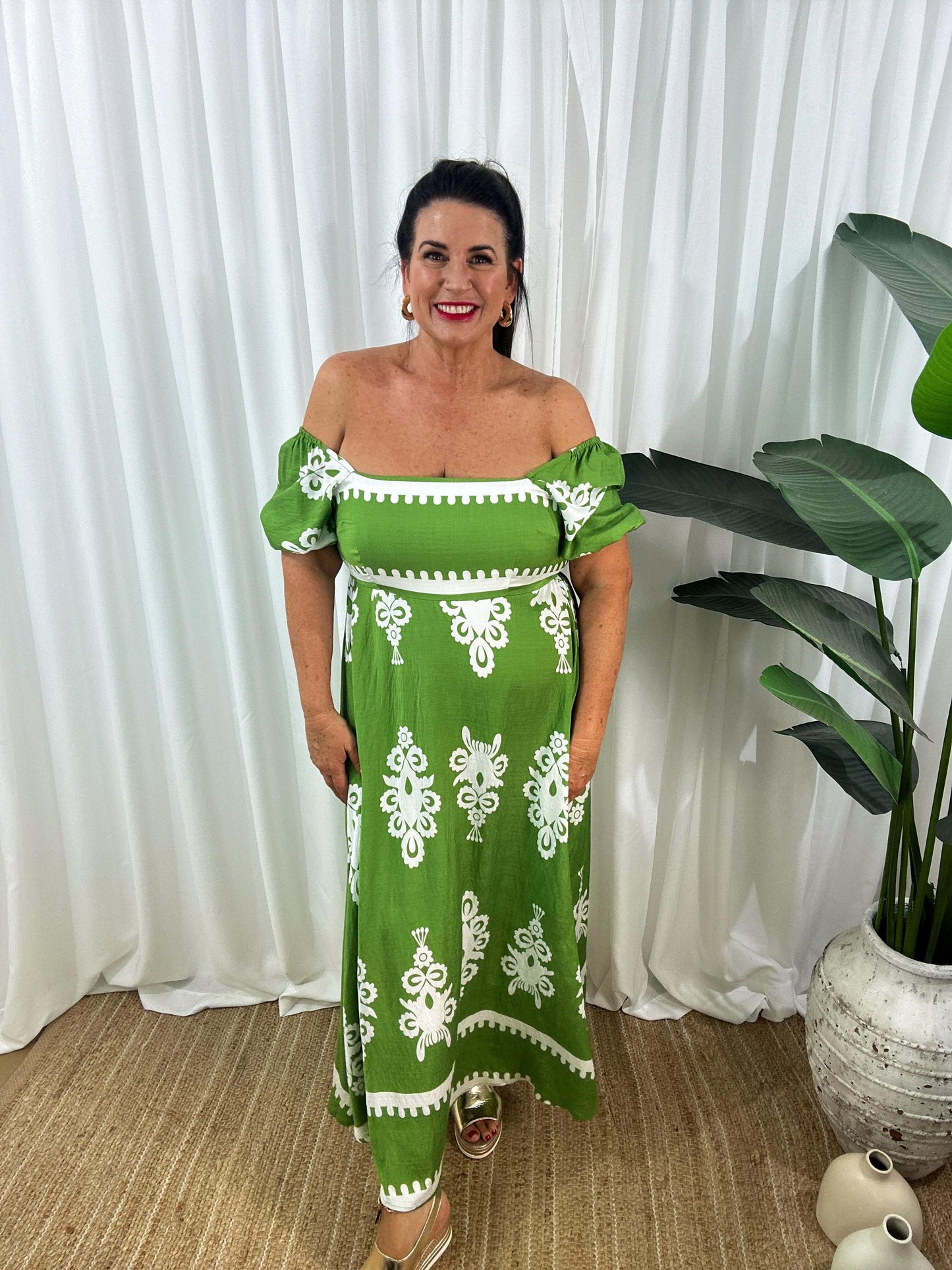Women's Maxi Dress - Off-Shoulder - Puff Sleeves - Flowy and Elegant Design