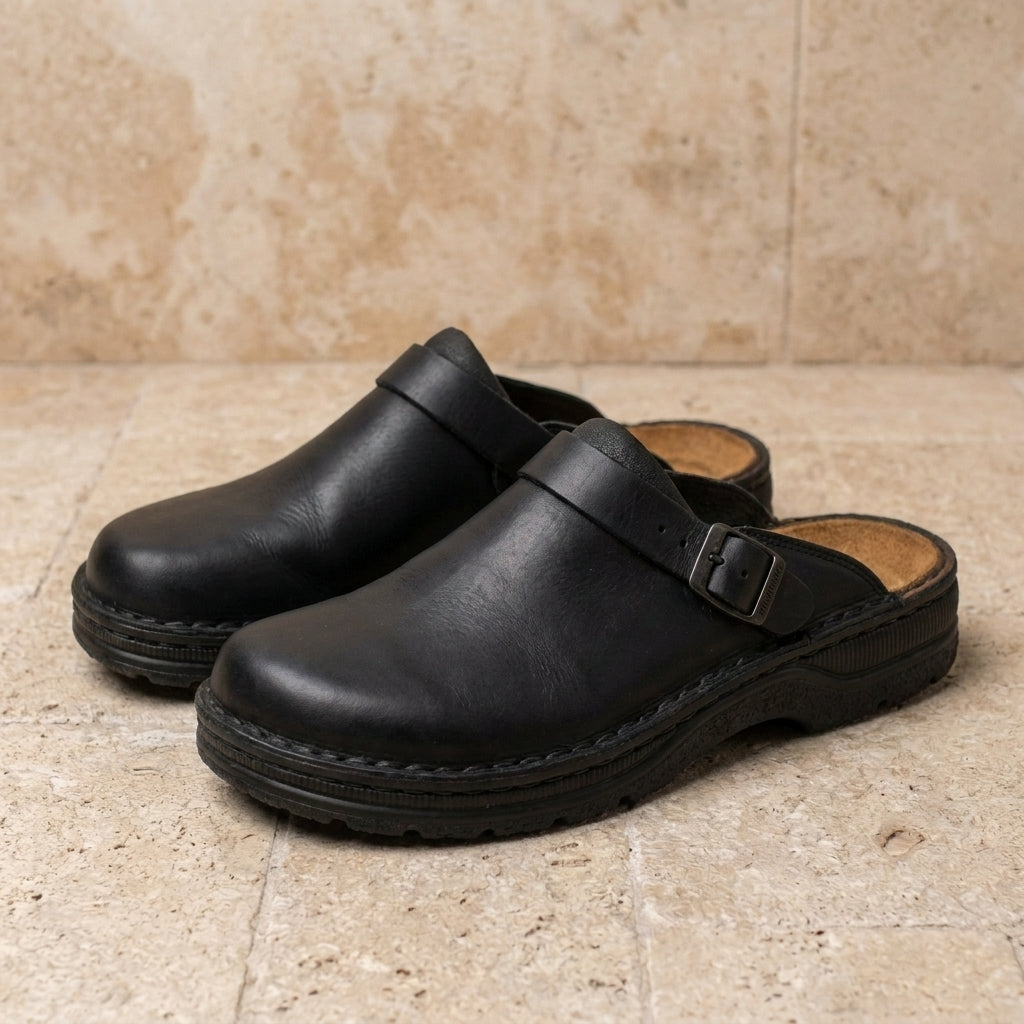 Casual Buckle Clog Mules for Men – Relaxed Comfort & Everyday Versatility