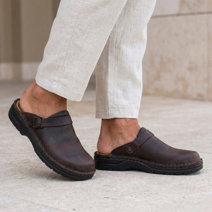 Casual Buckle Clog Mules for Men – Relaxed Comfort & Everyday Versatility