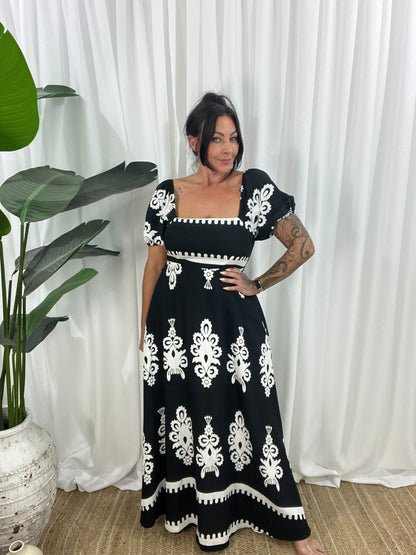 Women's Maxi Dress - Off-Shoulder - Puff Sleeves - Flowy and Elegant Design