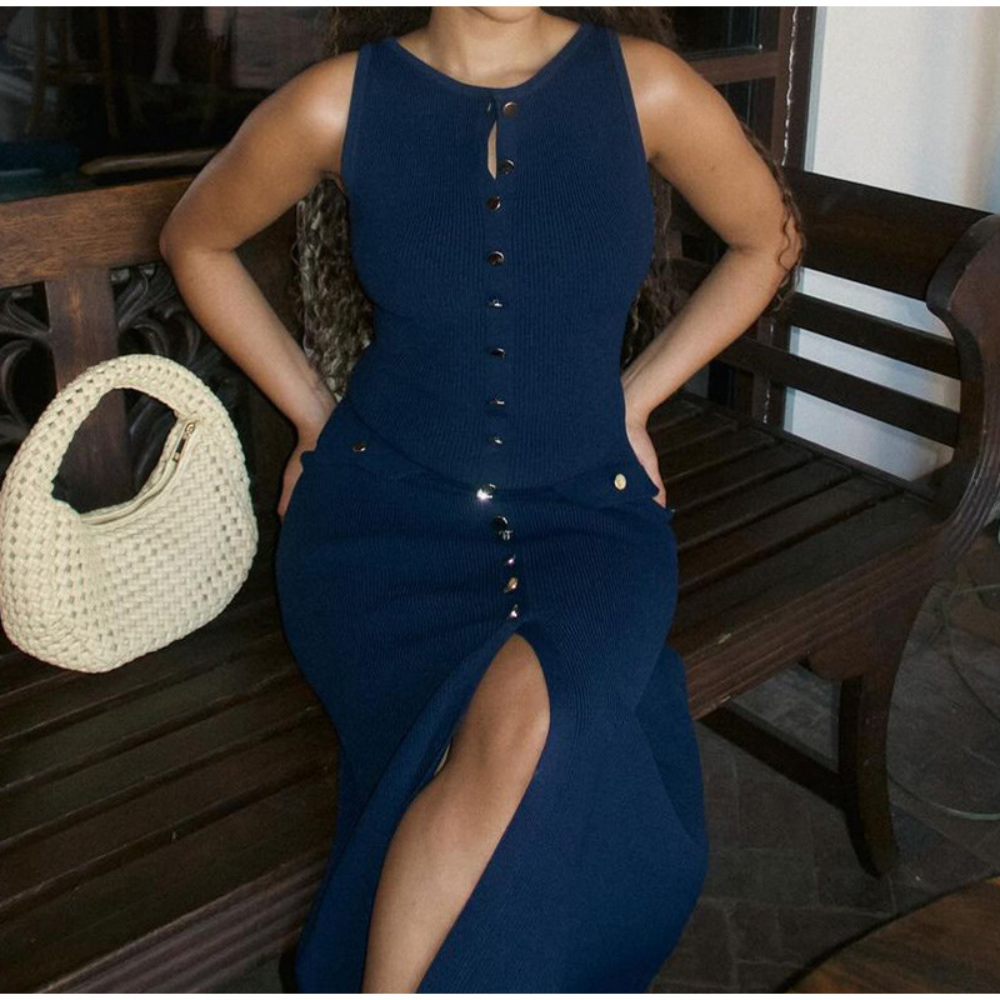 Women's Maxi Dress - Sleeveless Rib Knit - Button Details & Decorative Pockets
