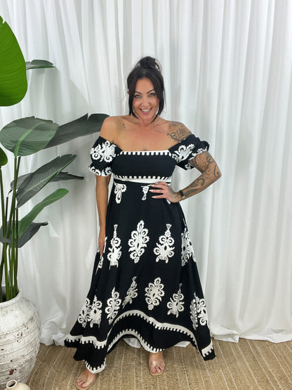 Women's Maxi Dress - Off-Shoulder - Puff Sleeves - Flowy and Elegant Design