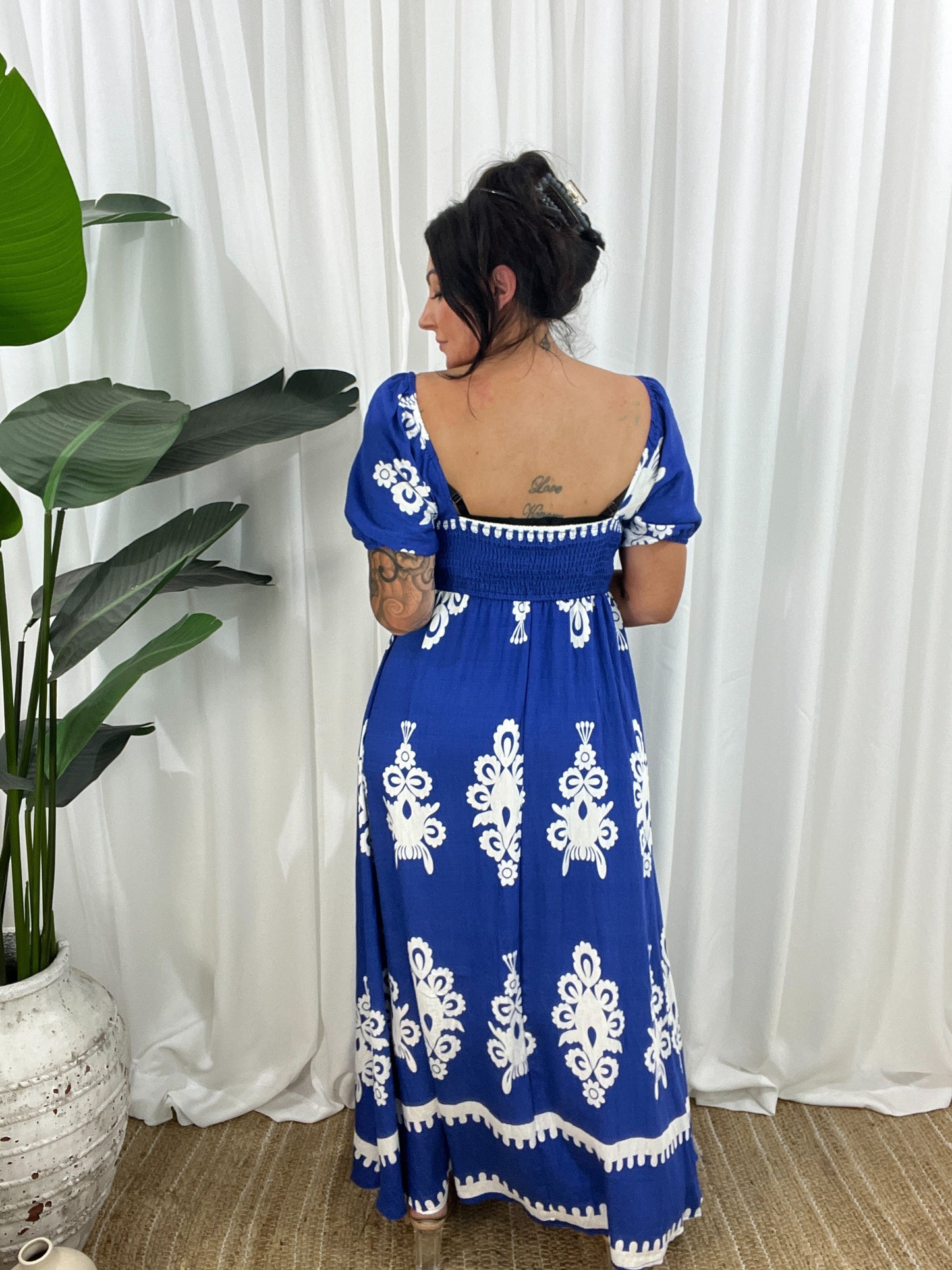Women's Maxi Dress - Off-Shoulder - Puff Sleeves - Flowy and Elegant Design
