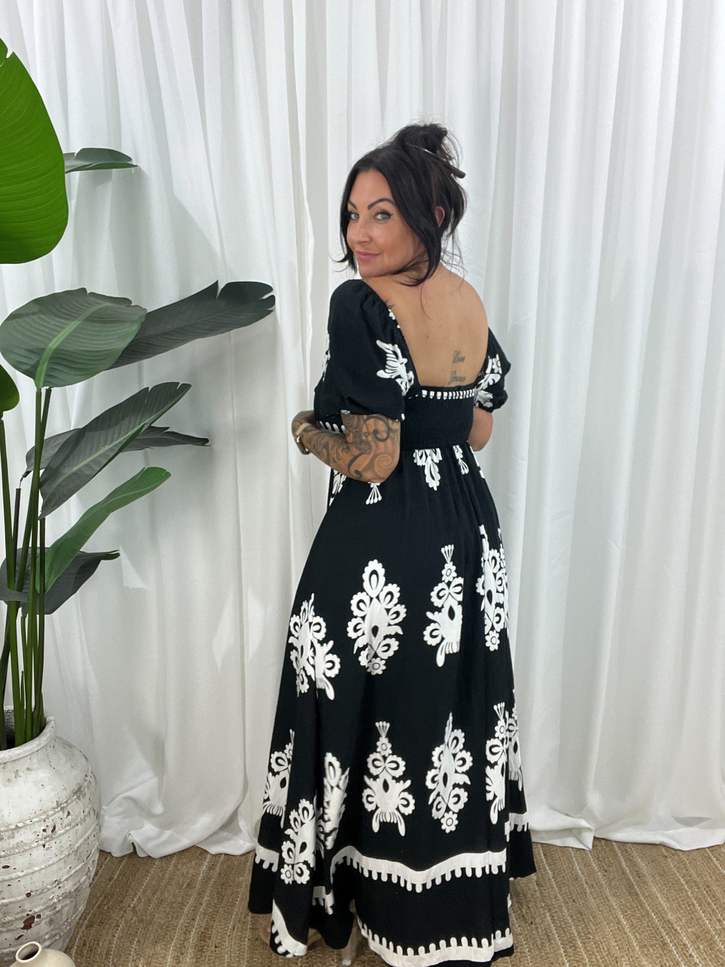 Women's Maxi Dress - Off-Shoulder - Puff Sleeves - Flowy and Elegant Design