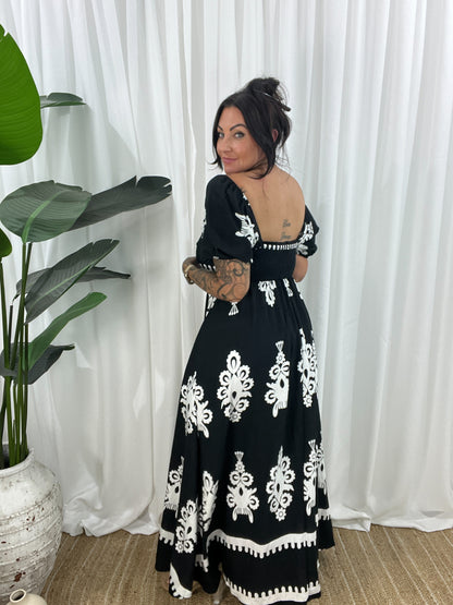 Women's Maxi Dress - Off-Shoulder - Puff Sleeves - Flowy and Elegant Design