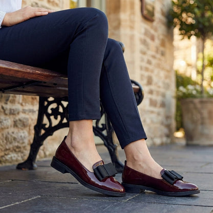 Pointed Toe Leather Loafers for Women – Stylish & Supportive Comfort