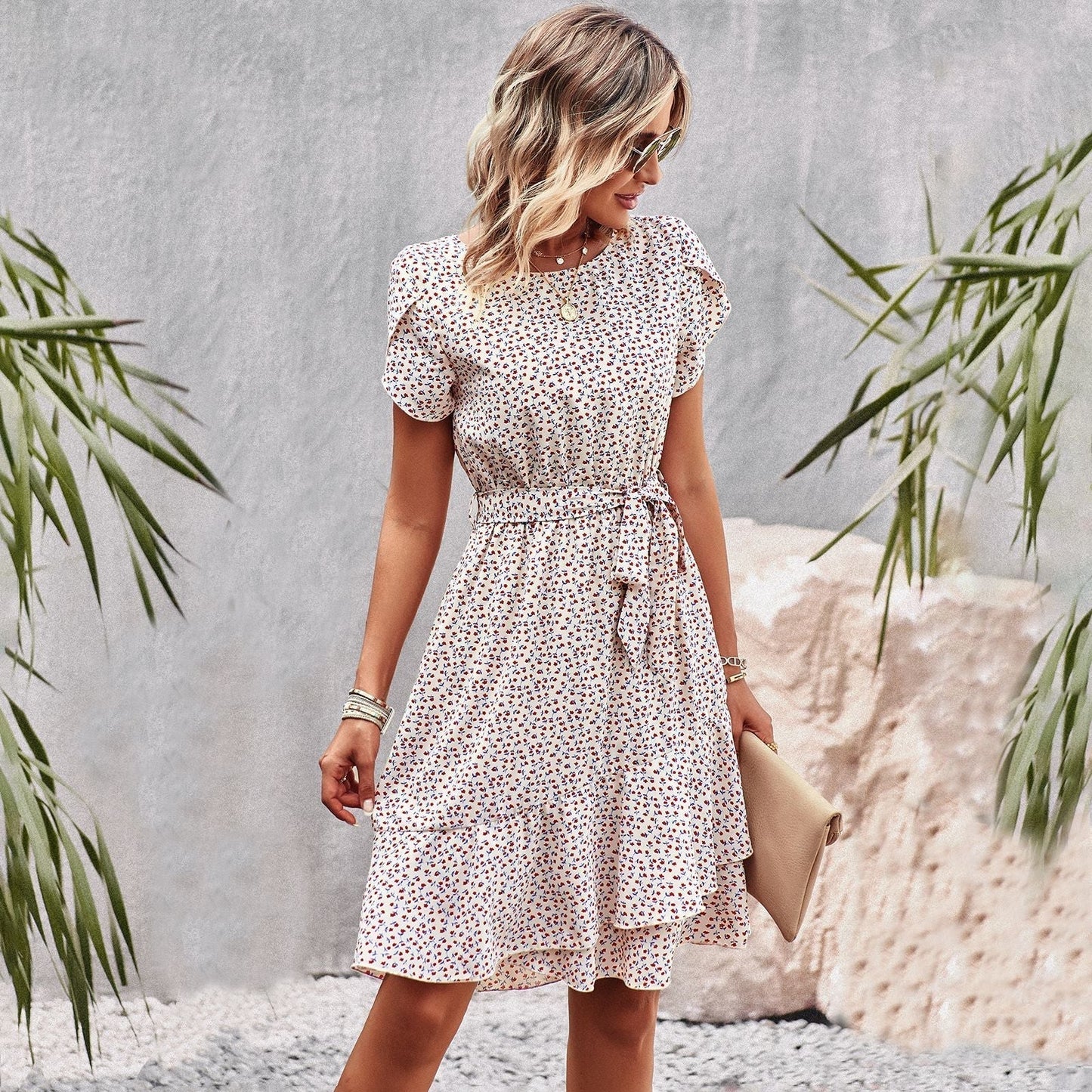 Trijntje - Floral Dress with Belt and Ruffles