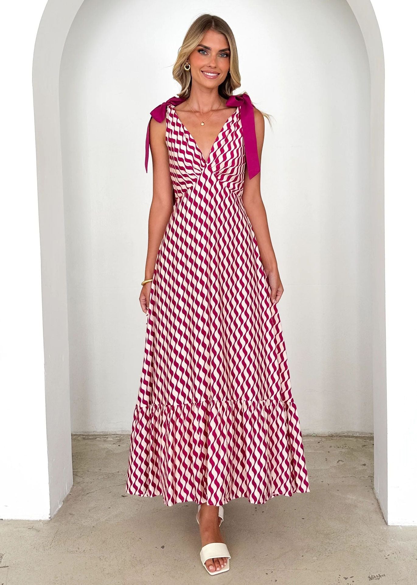 Women's Maxi Dress – Light and Breathable – Sleeveless V-neck – Tie Belt – Printed Design
