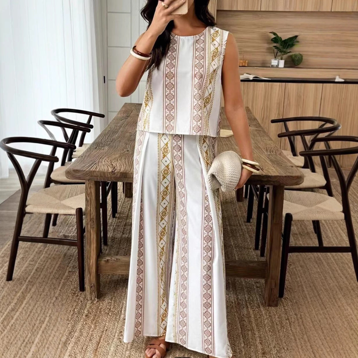 Women's Set with Sleeveless Top and Wide Pants – Relaxed Fit – Geometric Pattern