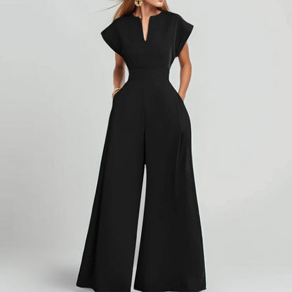 Women's Jumpsuit – Loose Fit – V-Neck – Short Sleeves – Wide Legs – With Pockets