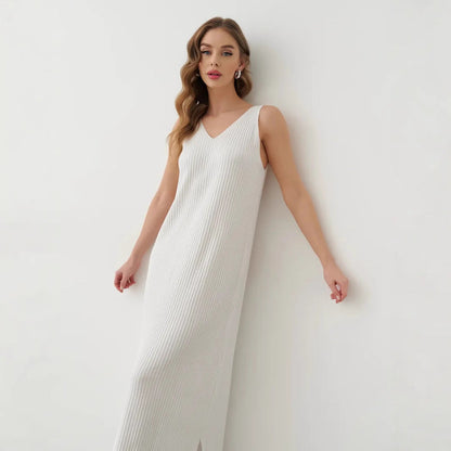 Women's Maxi Dress – Sleeveless – V-Neck – Pleated – Relaxed Fit – Spaghetti Straps