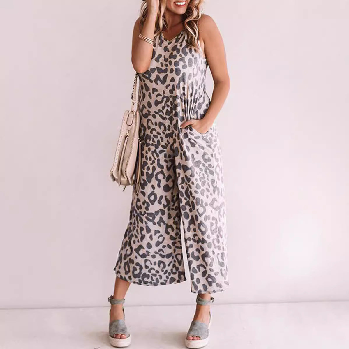 Women's Sleeveless Jumpsuit - Leopard Print - Loose Fit - V-Neck Wide-Leg Cropped