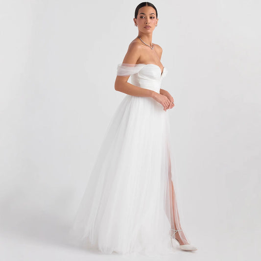 Wedding Dress for Women – Strapless Sweetheart Neckline – Tulle Skirt – Floor-Length with Train