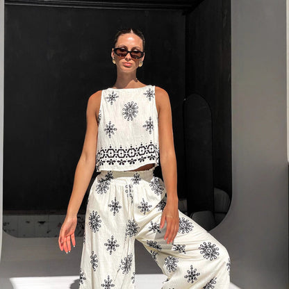 Women's Two-Piece Set – Sleeveless Crop Top – Wide Pants – Light Breathable Material