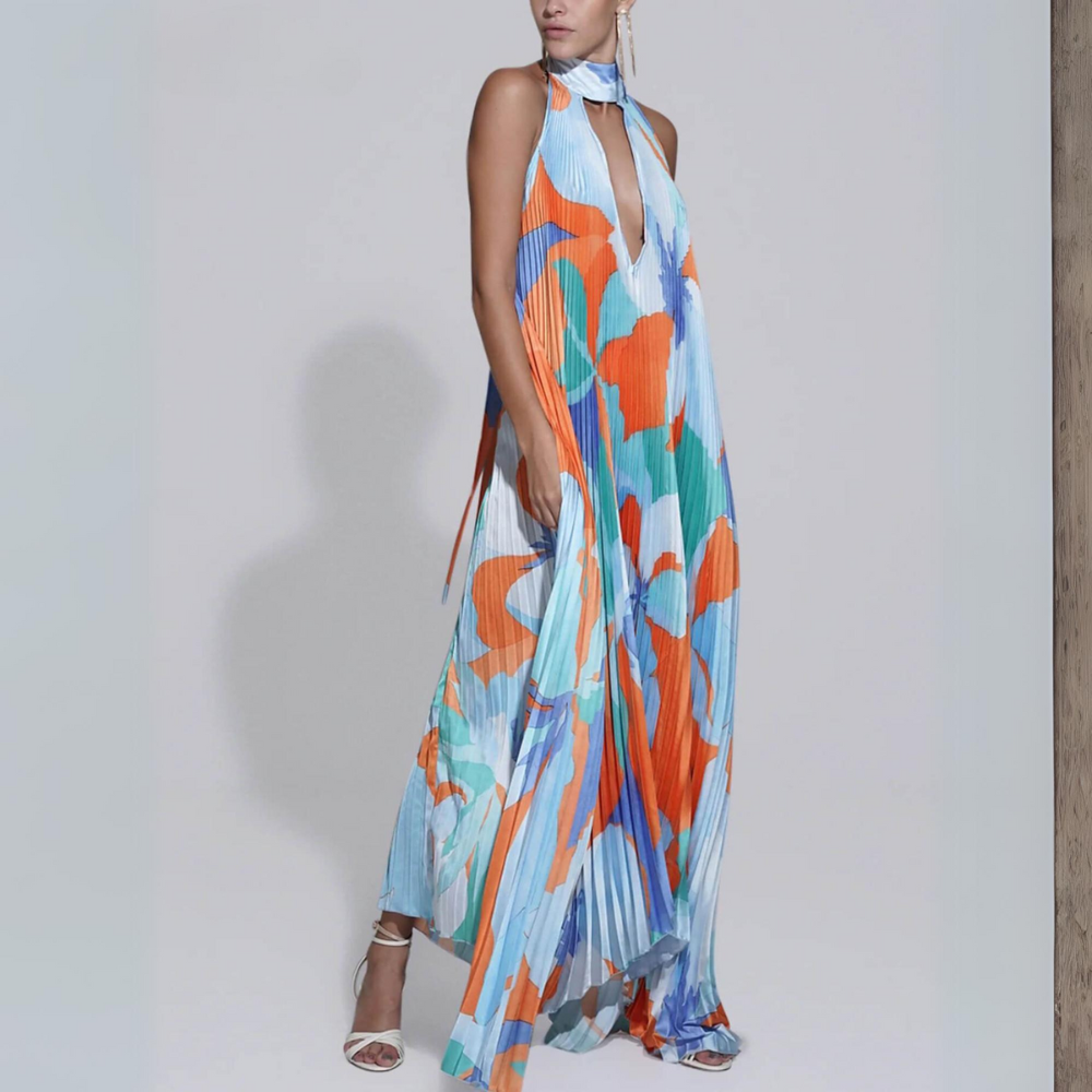 Women's Maxi Dress – Halterneck – V-Neck – Sleeveless – Light Pleated Flow Effect