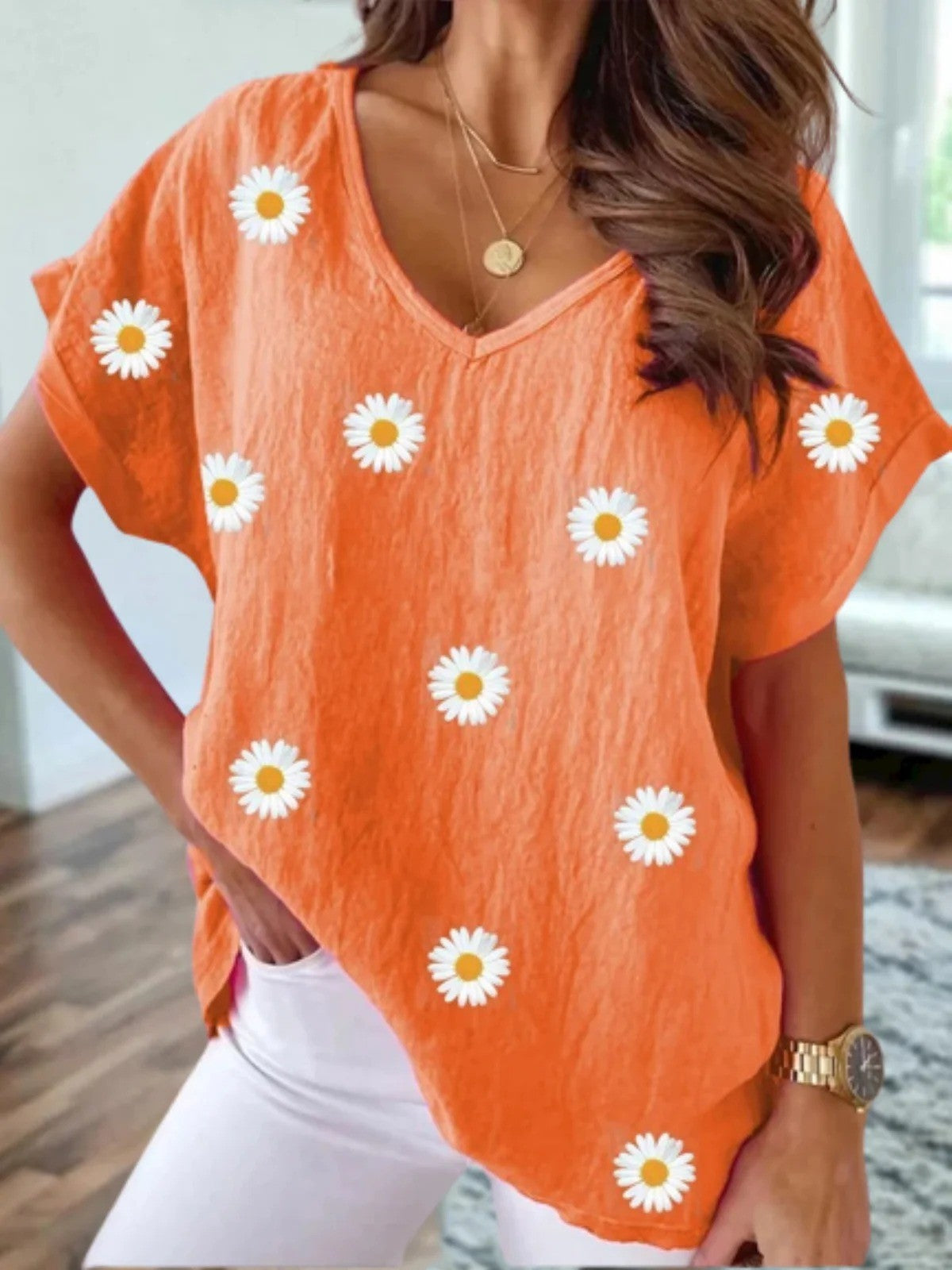 Women's T-shirt – Loose Fit – V-neck – Short Sleeves – Floral Print Natural Fibers