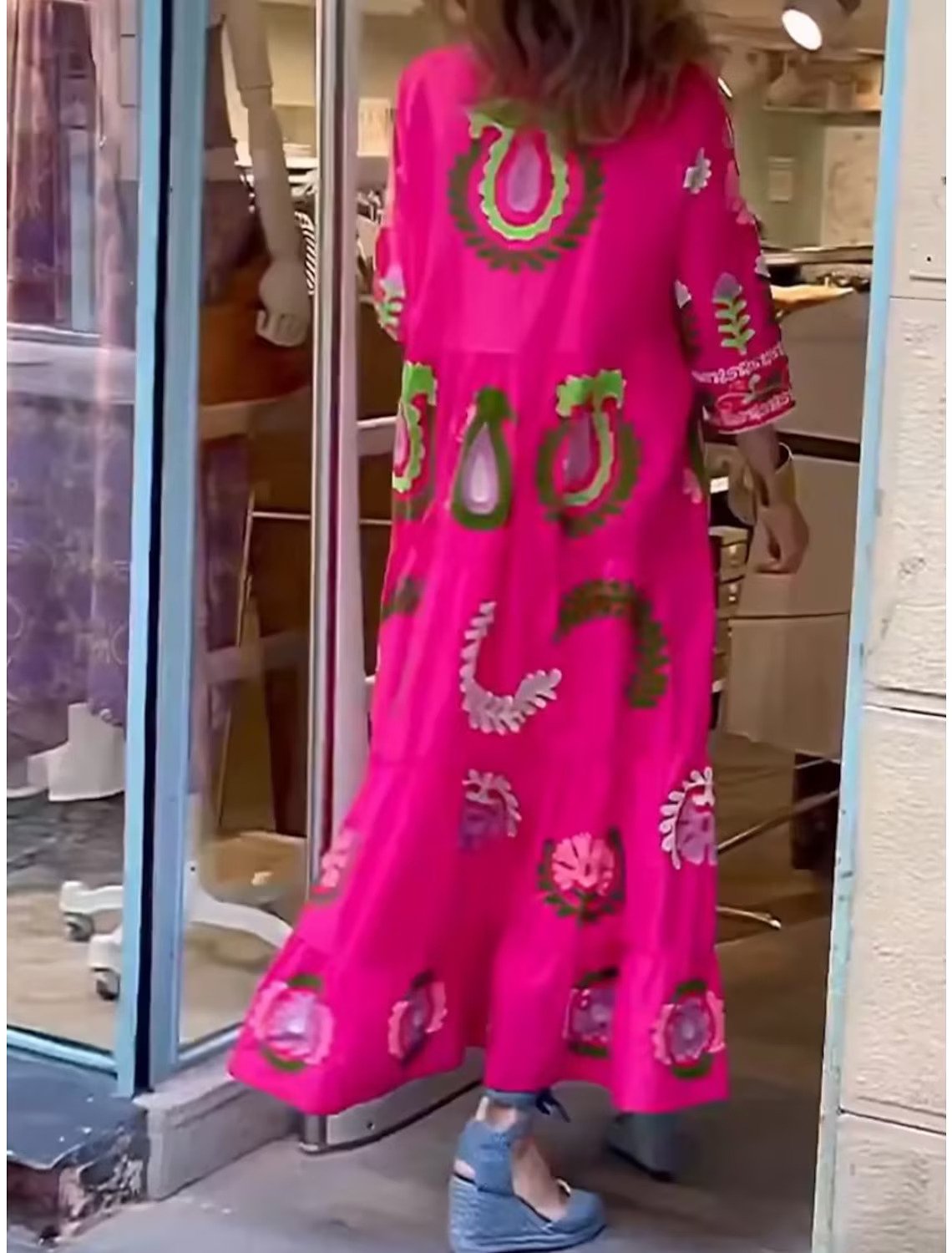 Women's Long Dress - Loose Fit - Long Sleeves - Shirt Collar - Floral Pattern