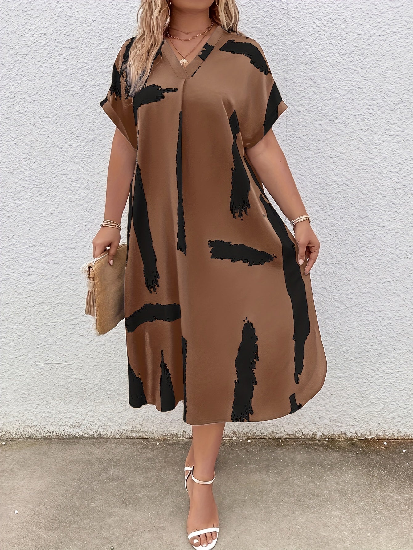 Women's Midi Dress - Loose Fit - V-neck - Short Sleeves - Light and Airy