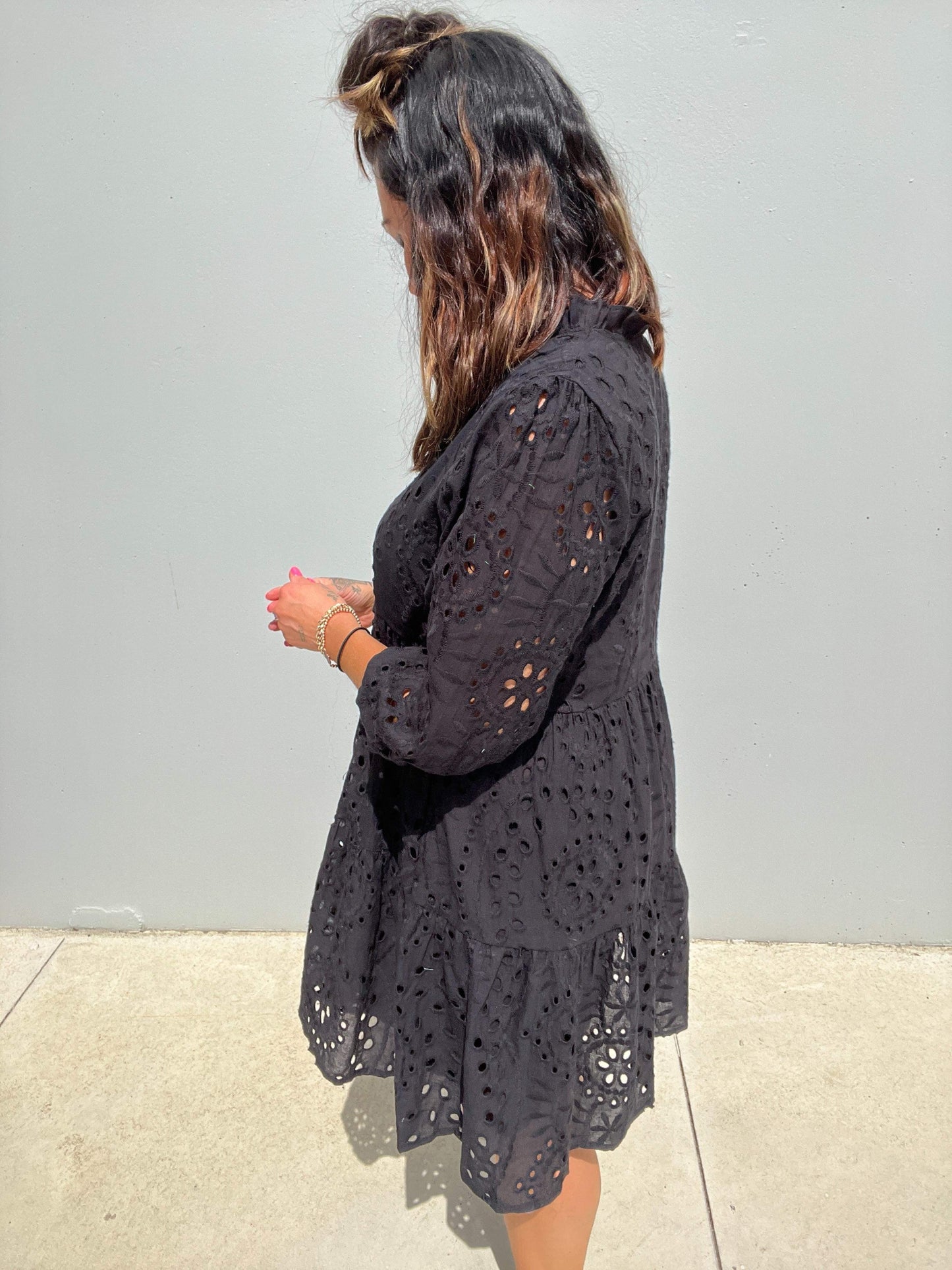 Women's Dress - A-line Loose Fit - 3/4 Sleeves - Button Closure & Broderie Anglaise