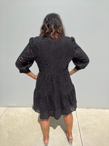 Women's Dress - A-line Loose Fit - 3/4 Sleeves - Button Closure & Broderie Anglaise