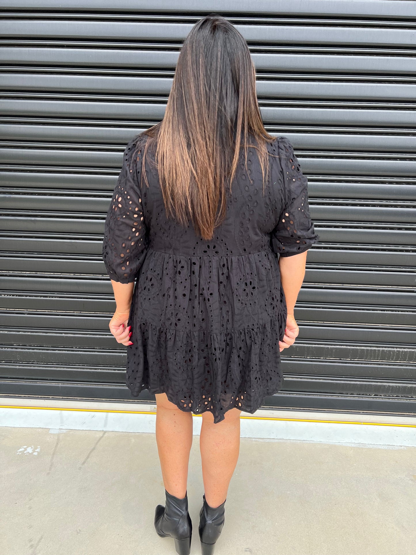 Women's Dress - A-line Loose Fit - 3/4 Sleeves - Button Closure & Broderie Anglaise