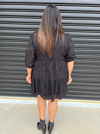 Women's Dress - A-line Loose Fit - 3/4 Sleeves - Button Closure & Broderie Anglaise
