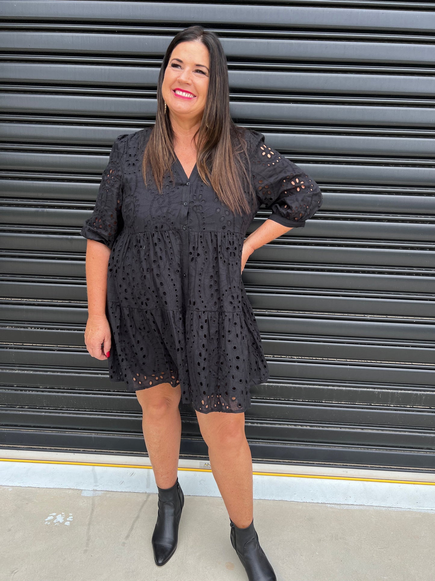 Women's Dress - A-line Loose Fit - 3/4 Sleeves - Button Closure & Broderie Anglaise