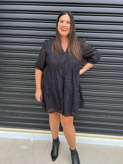 Women's Dress - A-line Loose Fit - 3/4 Sleeves - Button Closure & Broderie Anglaise